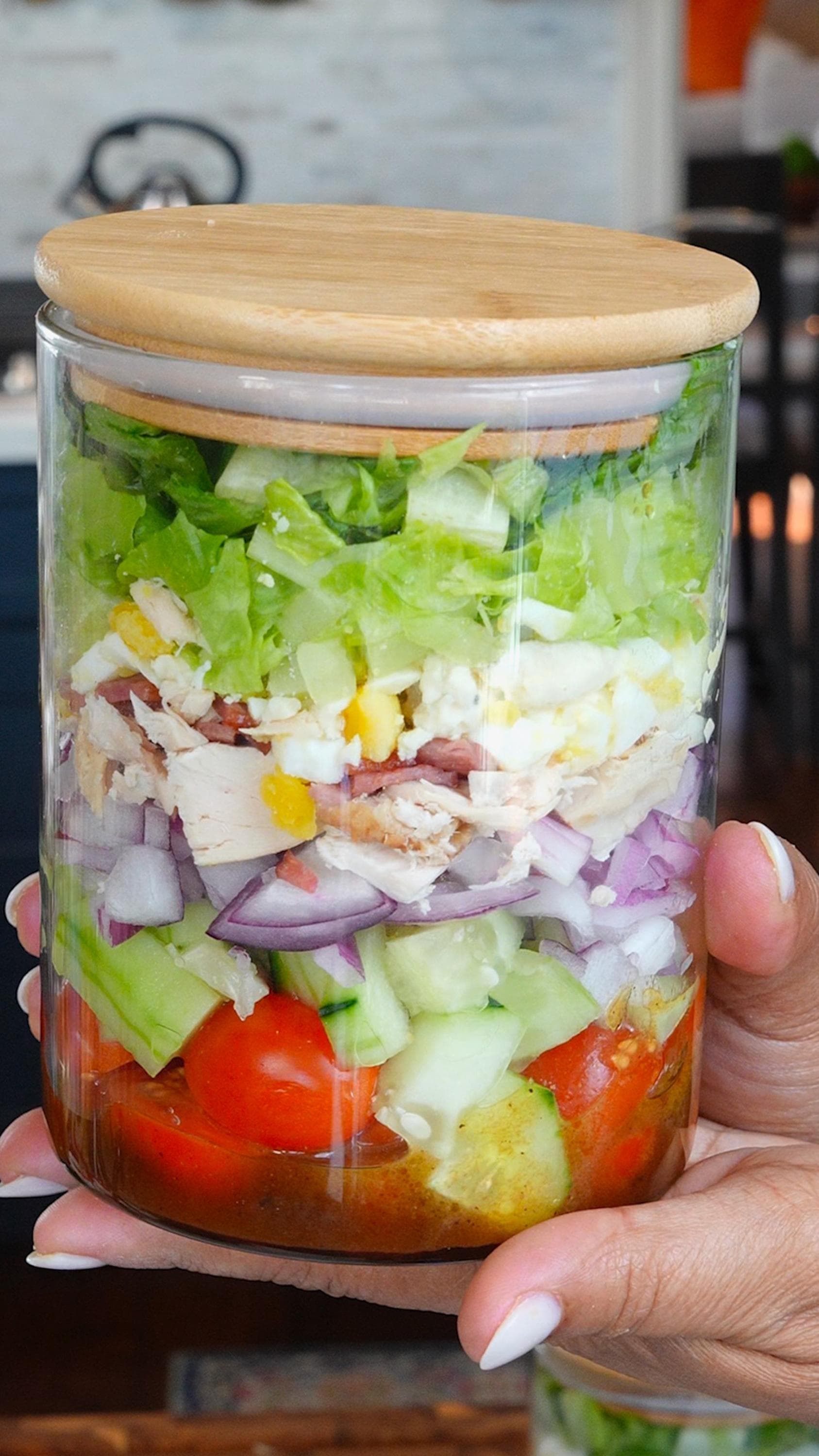 Cobb salata u staklenci
